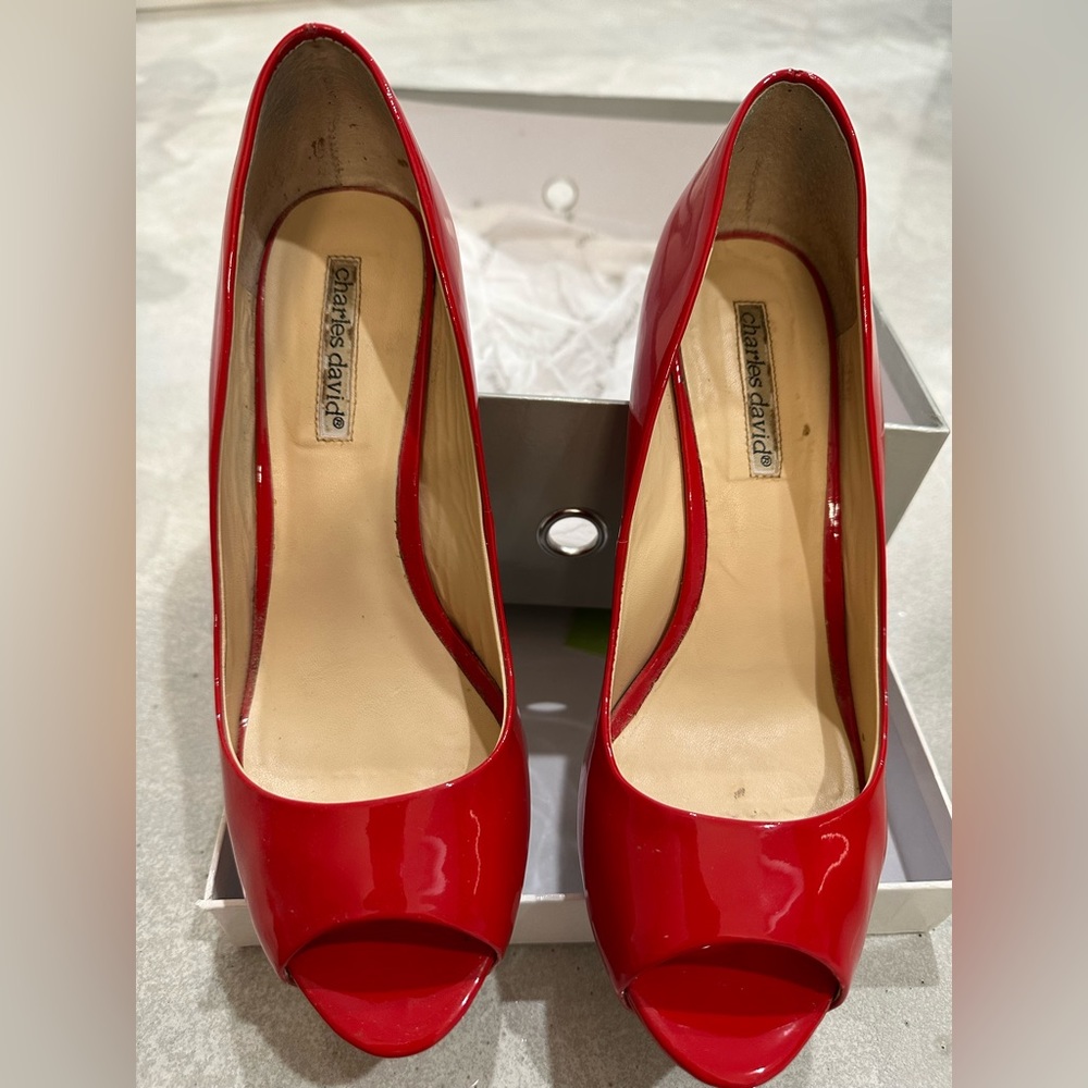 Charles David Empress Hibiscus Patent Heels